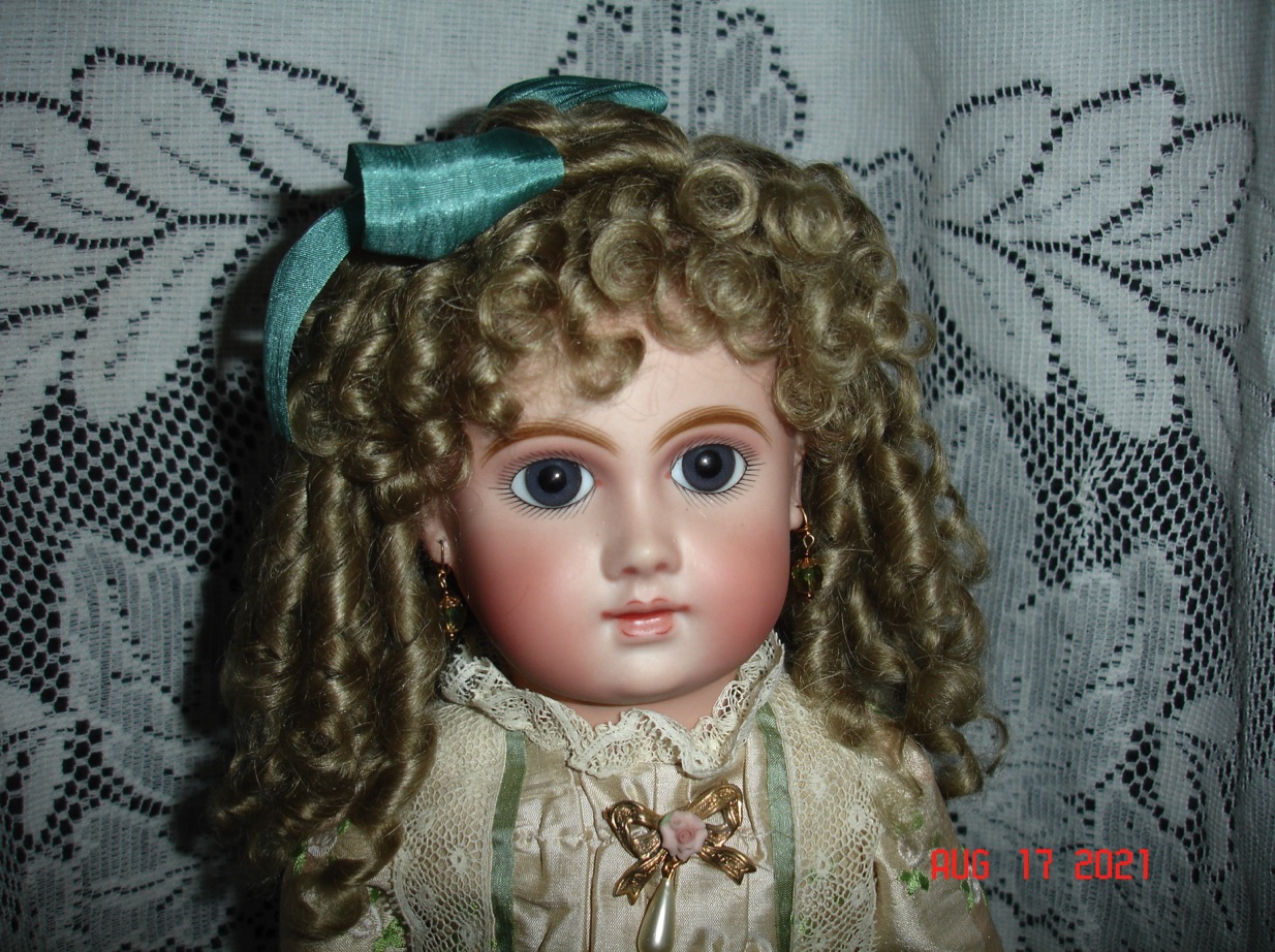 Vintage Doll Wig Brunette Signed by Wendy Feidt 1985 Quality Mohair Size 7 
